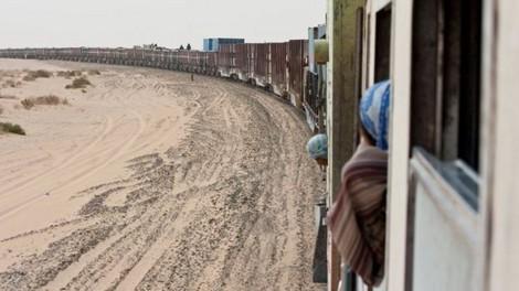 Có chiều dài hơn 2km, đoàn tàu Train du Desert của Mauritania là một trong những đoàn tàu dài nhất thế giới.