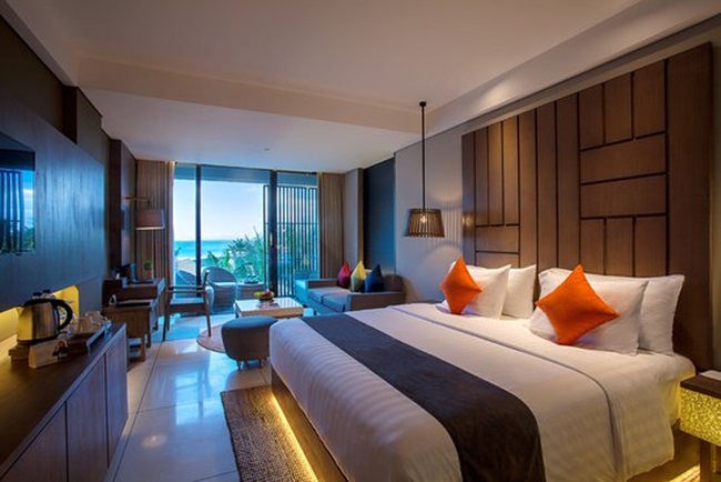 Resort có các hạng phòng như: phòng Resort, phòng Deluxe, phòng Suite, villa riêng với bể bơi riêng. 