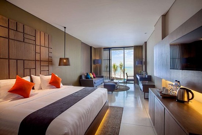 Rất nhiều phòng trong resort có view hướng biển để du khách ngắm bình minh và tận hưởng những làn gió mát rượi.