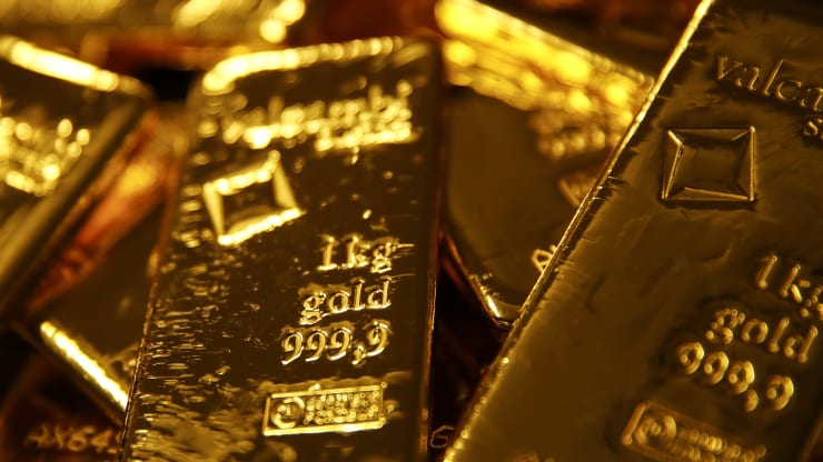 Giá vàng tăng cao khi tình hình kinh tế thế giới gặp nhiều bất ổn (Nguồn: CNBC)