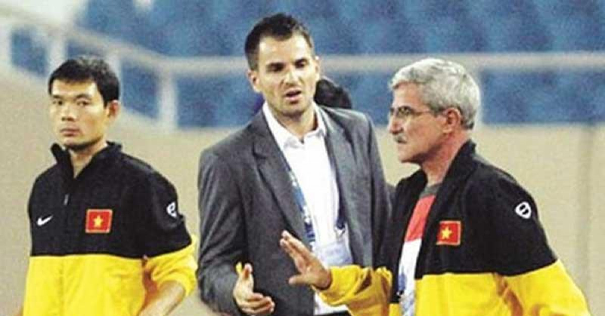 Bóng đá - HLV McMenemy có giở trò như đã làm với ông Calisto?