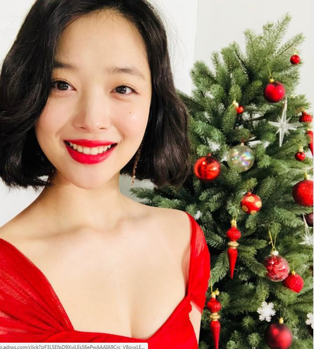 Sulli là một gương mặt nổi bật trong làng giải trí Hàn Quốc khi bước chân vào showbiz từ nhỏ.