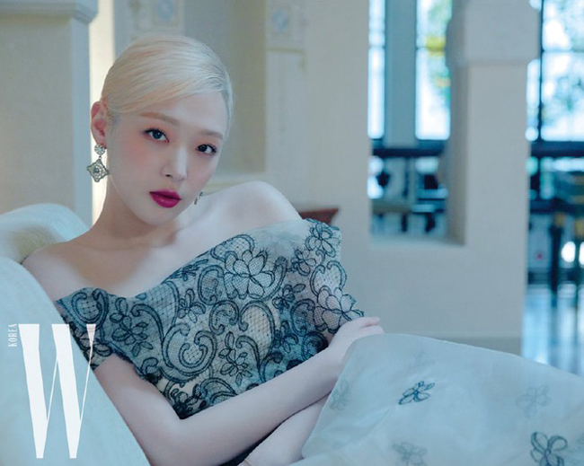 Sulli trở thành một trong những sao Hàn rơi vào tuyệt vọng tới mức tự vẫn.