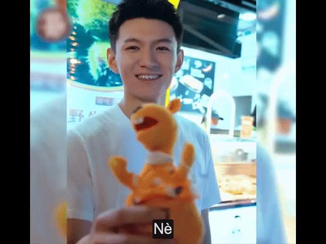 Video Clip Cười - Tán gái hơn nhau là ở... cái đầu