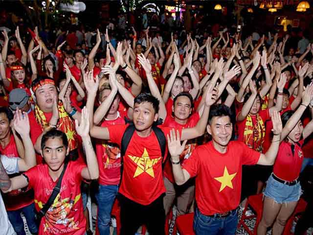 Ca nhạc - MTV - Việt Nam "đè bẹp" Indonesia, Thu Trang, Xuân Nghị liền làm điều bất ngờ