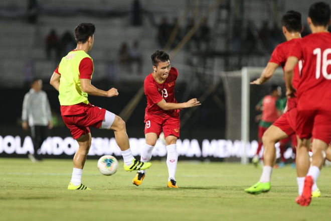 Trực tiếp bóng đá Indonesia - ĐT Việt Nam: Hùng Dũng sút hỏng phạt đền (Hết giờ) - 37