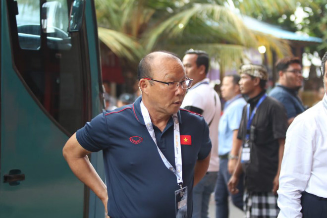 Trực tiếp bóng đá Indonesia - ĐT Việt Nam: Hùng Dũng sút hỏng phạt đền (Hết giờ) - 45