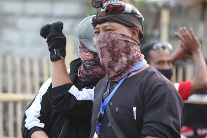 Trực tiếp fan cuồng nhiệt cổ vũ trận Indonesia - Việt Nam: Fan Việt tri ân Xuân Trường - 14