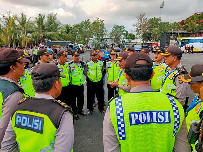 Trực tiếp fan cuồng nhiệt cổ vũ trận Indonesia - Việt Nam: Fan Việt tri ân Xuân Trường - 8