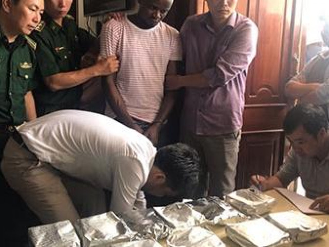 Pháp luật - Chiếc vali vô chủ và những nồi cơm điện bí ẩn