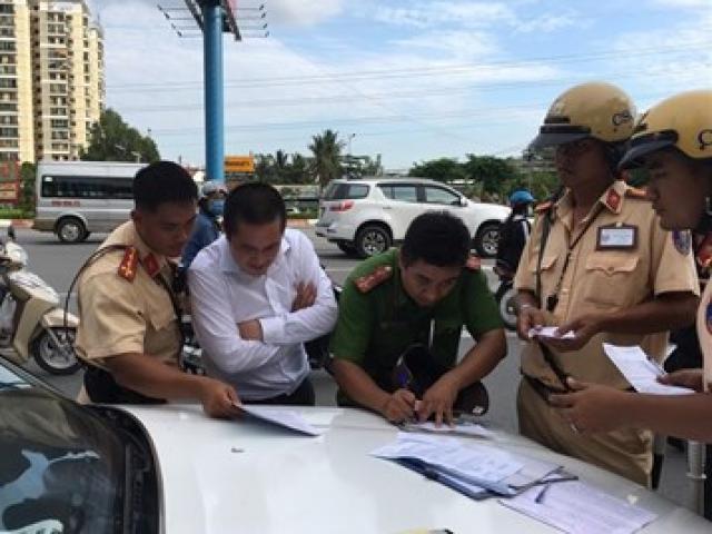 Tin tức trong ngày - Vụ CSGT phải bồi thường tài xế 30 triệu: Ai phải bỏ tiền?