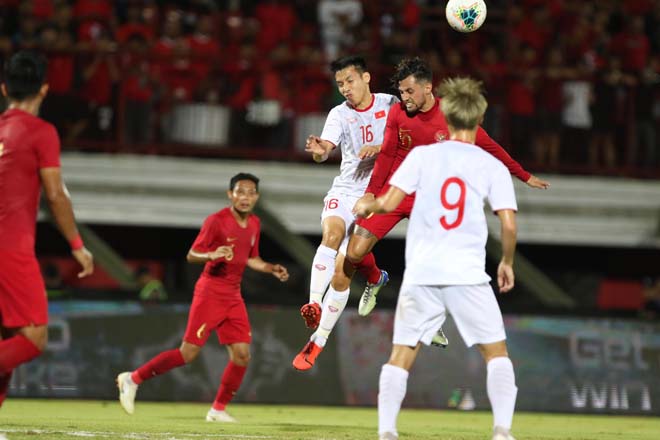 ĐT Việt Nam hạ Indonesia 3-1 trên sân khách