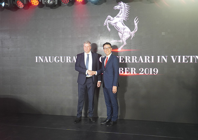 Ferrari chính thức khai trương showroom đầu tiên tại Việt Nam - 2