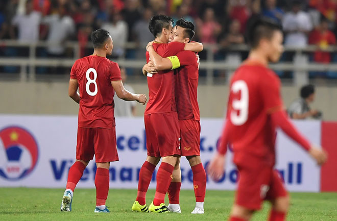 Những chiến thắng thuyết phục của các tuyển thủ Quốc Gia Việt Nam ở loạt trận vừa qua khiến người hâm mộ cả nước vỡ òa hạnh phúc.