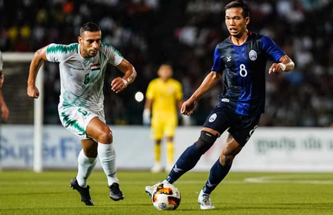 Campuchia (áo xanh đậm) nhận tới 20 bàn thua sau 4 trận ở vòng loại World Cup 2022