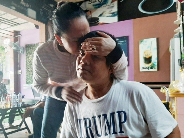 Tin tức trong ngày - Trao quyết định nghỉ việc cho ‘hiệp sĩ’ nổi tiếng Bình Dương