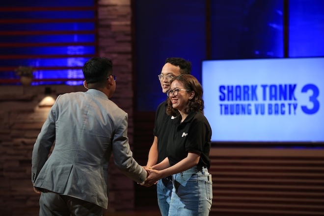 Hai "cá mập" tranh nhau startup công nghệ "Uber cho tele marketing" tại Shark Tank - 5