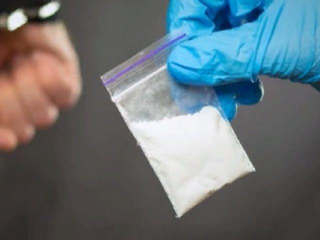 Phi thường - kỳ quặc - Đi đường mang theo sữa bột, bị bắt, kết án 15 năm tù