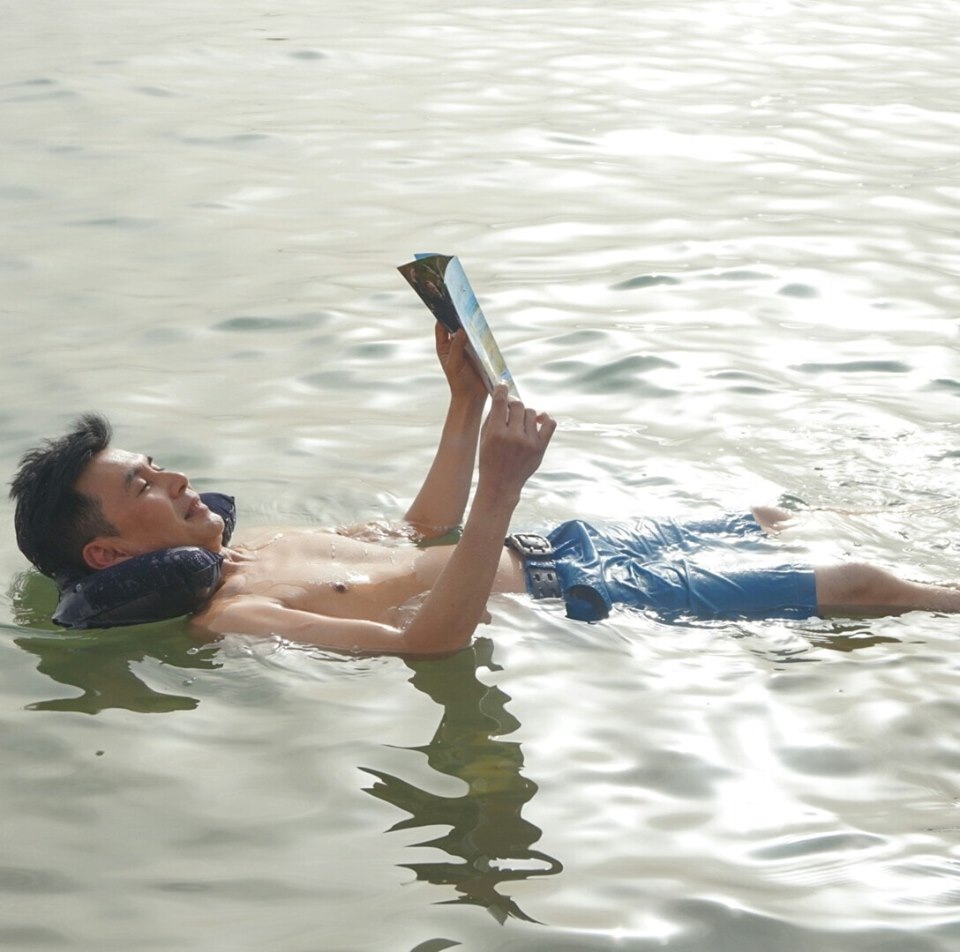 Bên cạnh đó, Đoan
Trường còn hay đăng những tấm hình lý thú, hài hước để thể hiện
cuộc sống lạc quan