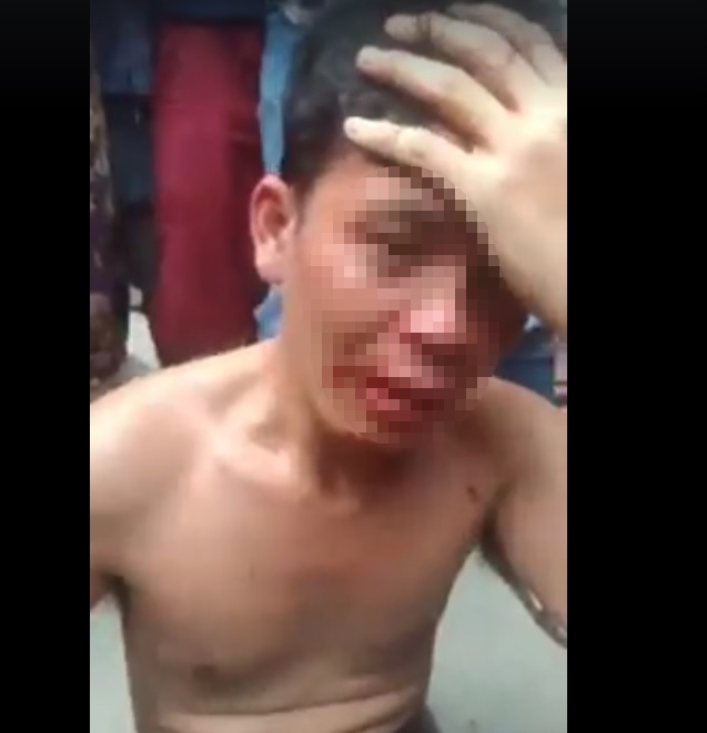 Người dân ùn ùn kéo đến nhà "dạy bảo" người cha bạo hành con trai 3 tuổi - 1