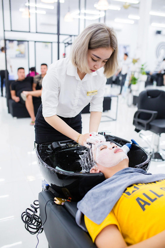 Mỗi skinner đều được đào tạo chuyên nghiệp, thực hiện đủ các bước và đúng thời gian quy trình