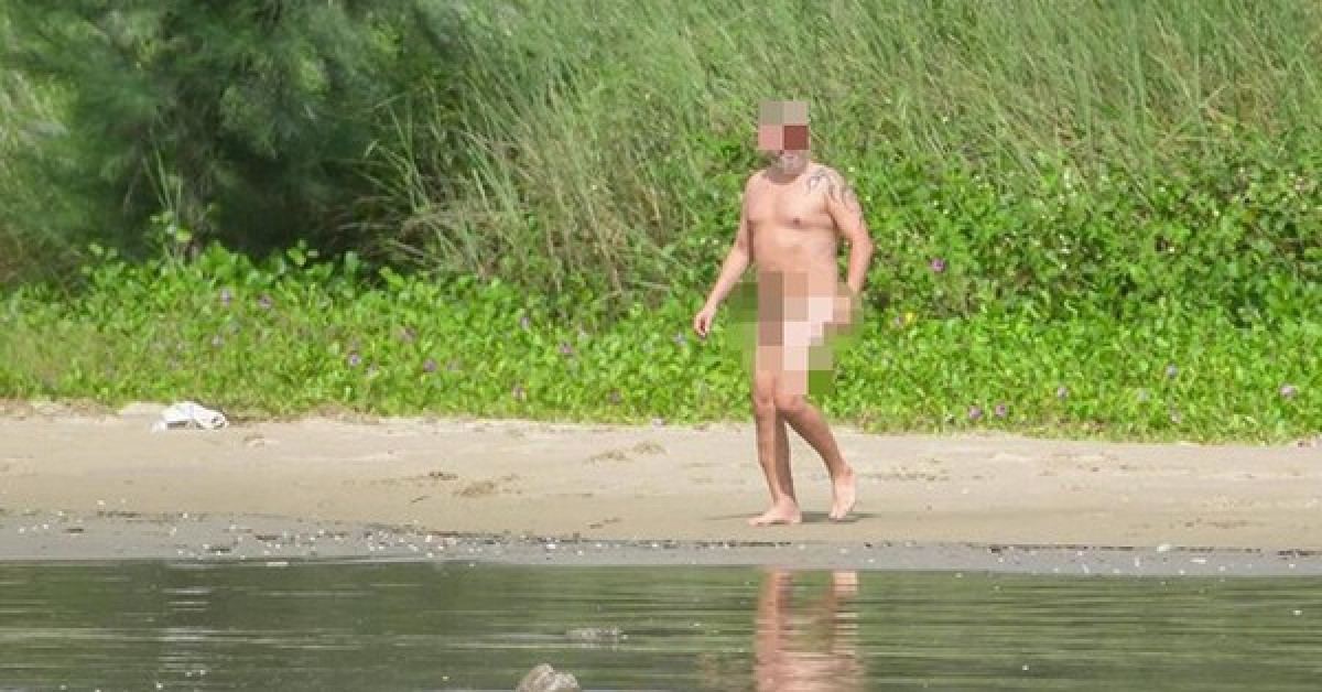 Tin tức trong ngày - Du khách khỏa thân tắm biển Đà Nẵng: Phản cảm nhưng chưa có chế tài xử phạt