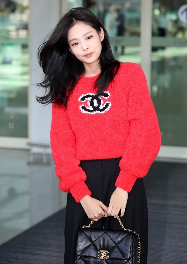 Jennie phối đồ đơn giản nhưng vẫn được khen thần thái.&nbsp;