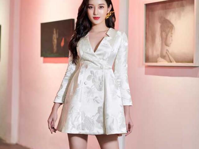 Thời trang - Huyền My hóa thành "nàng thơ trong tranh" của NTK Hà Linh Thư