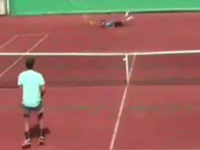 Thể thao - Federer, Nadal cũng khó làm nổi: Tay vợt 15 tuổi ghi điểm siêu dị