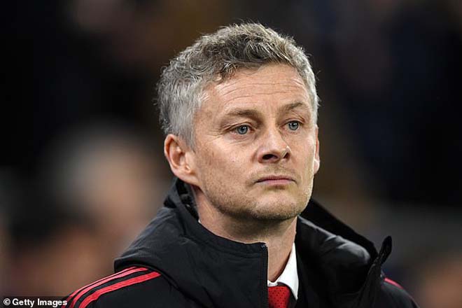 Vẻ thất vọng của HLV Solskjaer