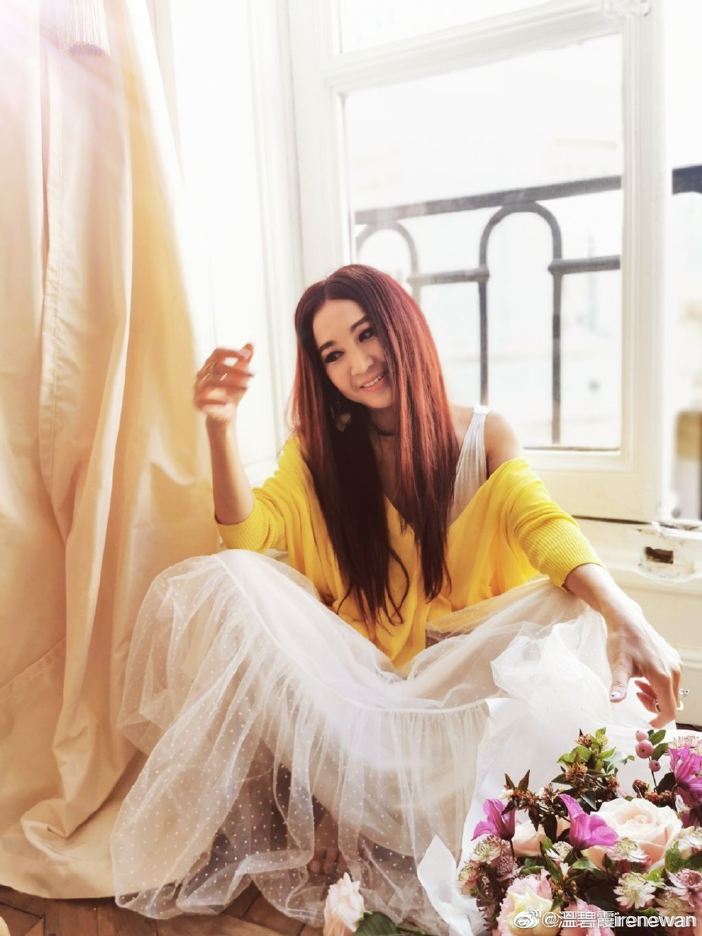 Cách kết hợp trang phục gây khó hiểu của Ôn Bích Hà. 