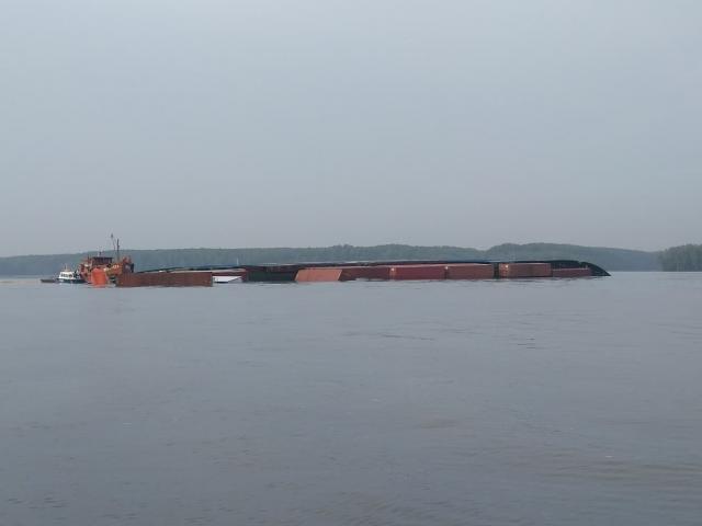 Tin tức trong ngày - Tàu chở 17 thuyền viên, 285 container đã chìm trên sông Lòng Tàu thế nào?