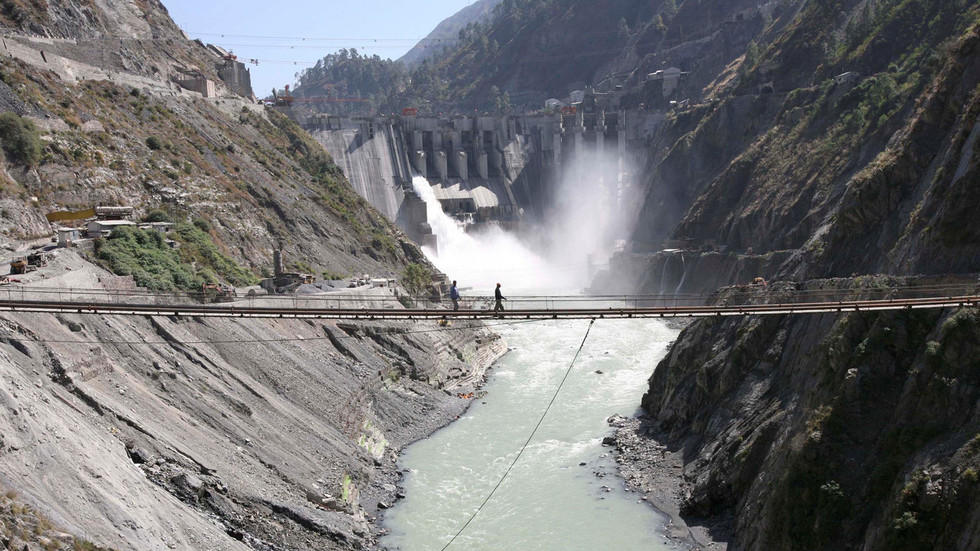 Đập thủy điện ở Ấn Độ nằm giữa dòng sông chảy qua Pakistan.