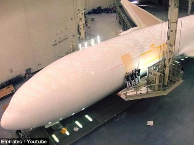 Thế giới - Tại sao thân các máy bay dân dụng thường được sơn màu trắng