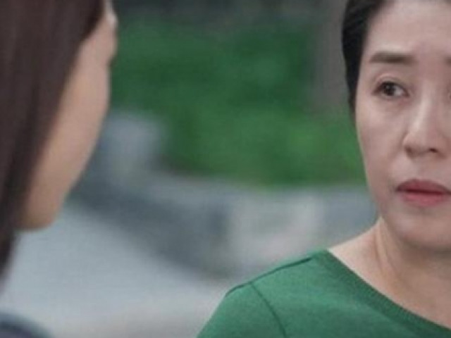 Bạn trẻ - Cuộc sống - Gặp mẹ chồng đưa dâu út đi mua nhẫn ngày 20/10, dâu cả lẳng lặng làm điều khiến cả hai tái mặt