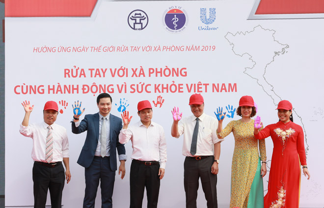 2.500 người thích thú hòa mình trong “vũ điệu tay sạch” sôi động - 2