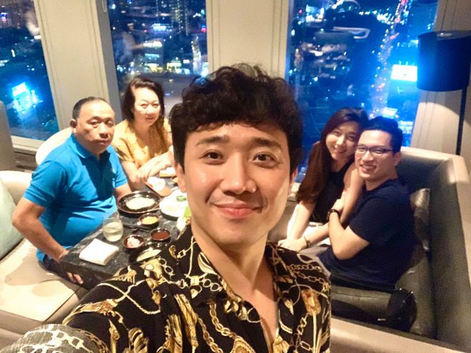 Hari Won vắng mặt ở tiệc sinh nhật mẹ Trấn Thành, fan nghi vấn xôn xao - 1