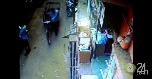 TQ: Nghe âm thanh lạ vọng lên từ nấm mồ, đào lên thấy cảnh thương tâm