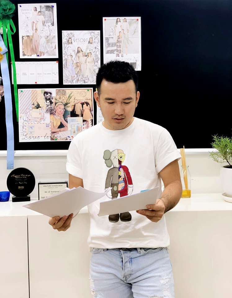 NTK Lê Thanh Hòa đang chuẩn bị gấp rút cho show diễn.