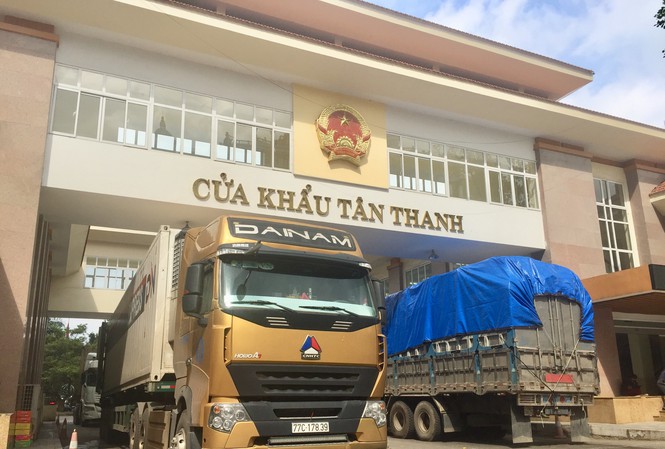 Hiện có gần 500 xe chở nông sản đang bị ùn ứ tại cửa khẩu Tân Thanh