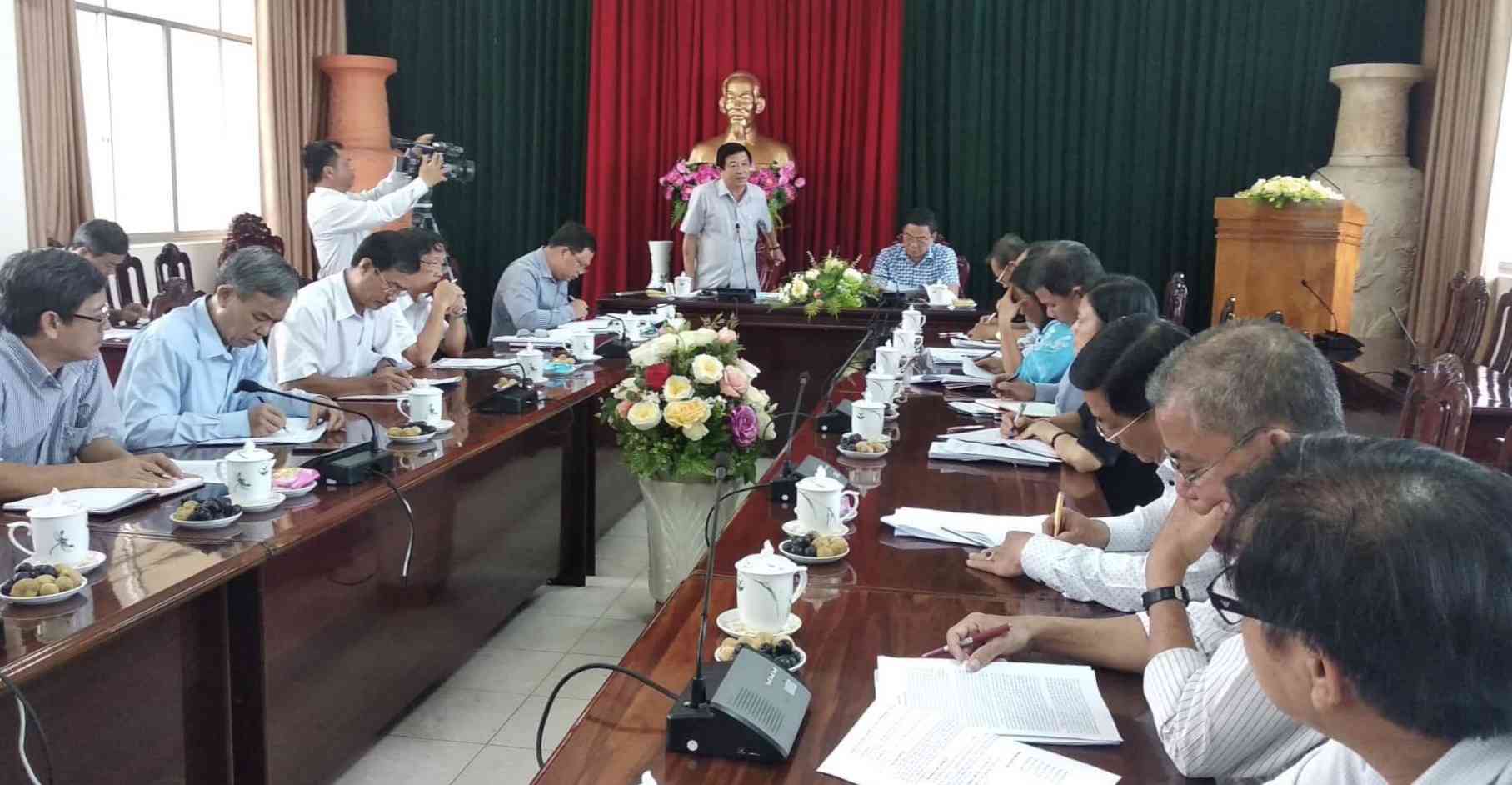 Quang cảnh cuộc họp