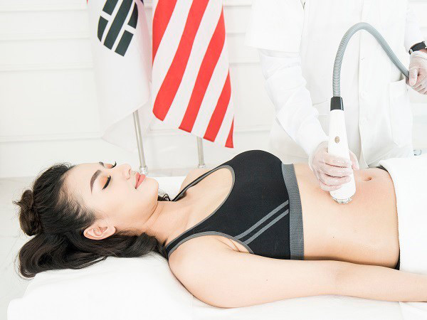 Người mẫu Hồng Quế trải nghiệm liệu trình Max Burn Lipo