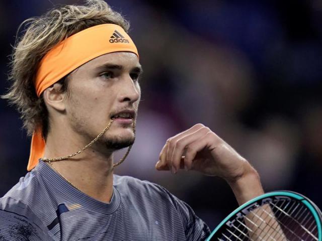Thể thao - Basel Open ngày 2: Zverev thua sốc, Tsitsipas đi tiếp nhờ "đấu súng"