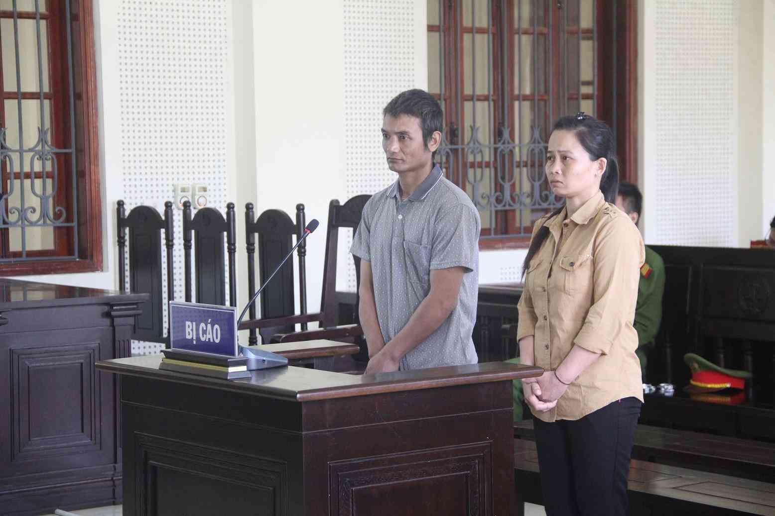 Bị cáo Long và Tuyên tại phiên tòa.&nbsp;