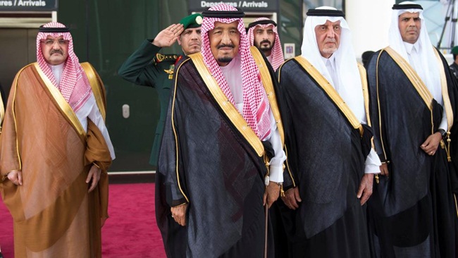 Mặc dù, Quốc vương Thái Lan nắm giữ khối tài sản lớn như vậy nhưng gia đình Hoàng gia Saudi Arabia mới là Hoàng tộc giàu nhất thế giới với khối tài sản ước tính khoảng 1,4 nghìn tỷ USD.