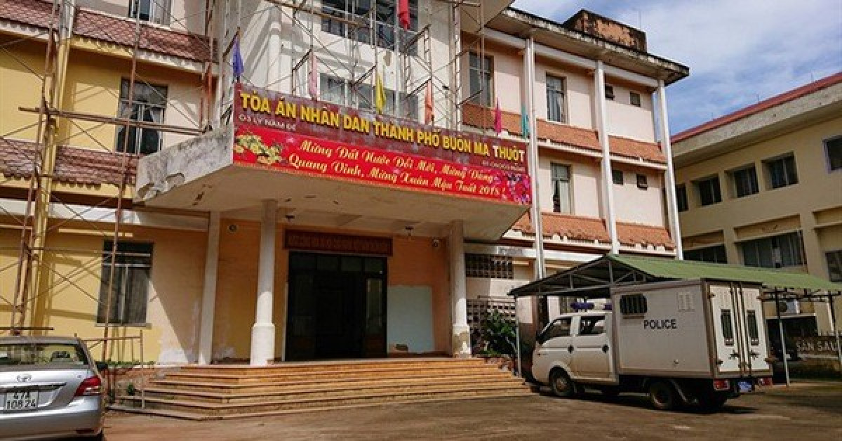 Tin tức trong ngày - Nữ kiểm sát viên đang mang thai bị đánh nhập viện