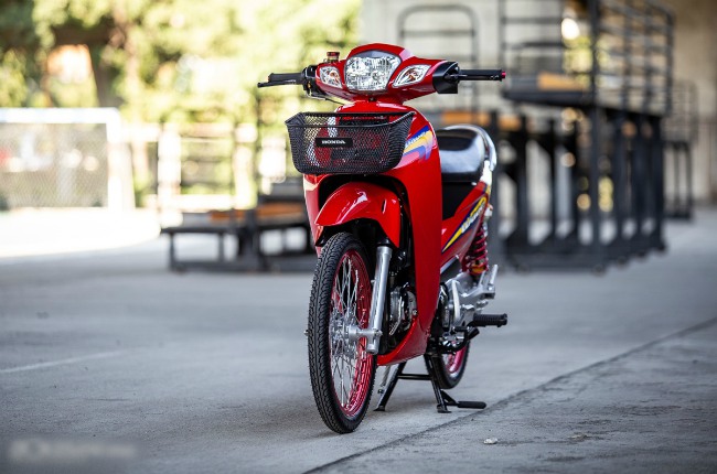 Honda Wave 125 hiện vẫn là dòng xe rất hút khách tại Thái Lan và mỗi khi có sản phẩm mới ra mắt thì rất được người tiêu dùng ở Việt Nam để ý tới.