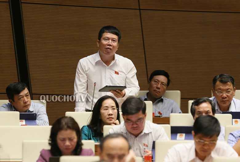 Đại biểu Nguyễn Văn Hiển.