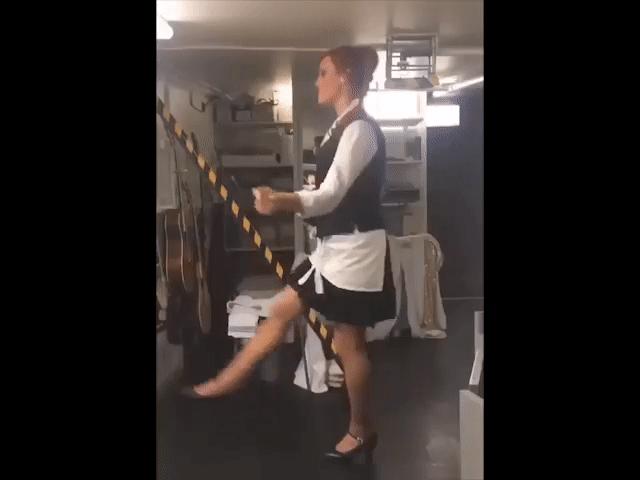 Video Clip Cười - Cái kết khó đỡ của các cô nàng thích nghịch ngợm