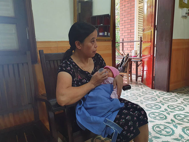 Cháu bé hiện đang được chăm sóc tại làng trẻ mồ côi